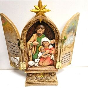 Nativity Scene Triptych with Gold Star